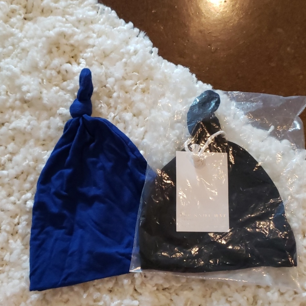 Lou lou company top knit hat 0-3 mo black blu